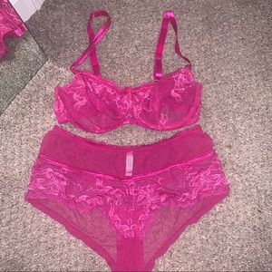 Victoria’s Secret 36DD Large Set